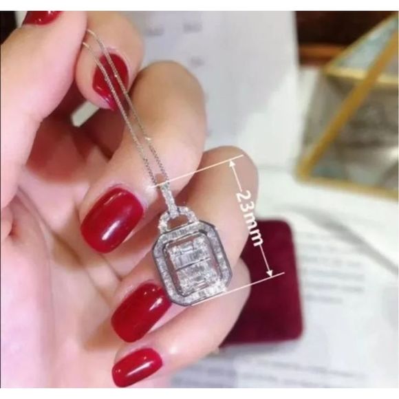 The Empire Retro Pendant Necklace in 925 cubic zirconia - Picture 4 of 6